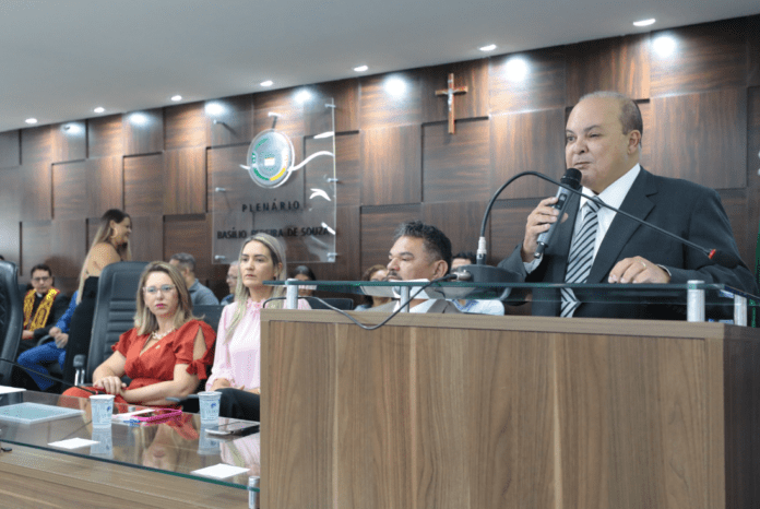 Ibaneis Rocha é homenageado em Santo Antônio do Descoberto