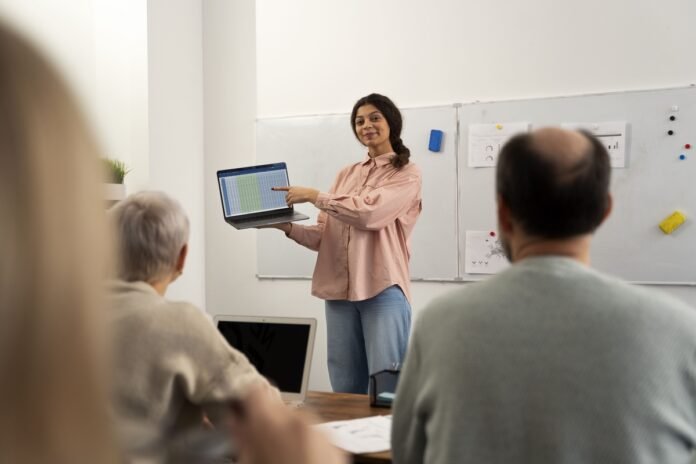 Manpower e FIEP abrem 74 vagas na educação e saúde no Paraná