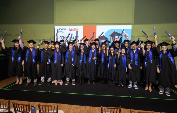 Bmg forma 1ª turma com benefício educação do Unico Skill