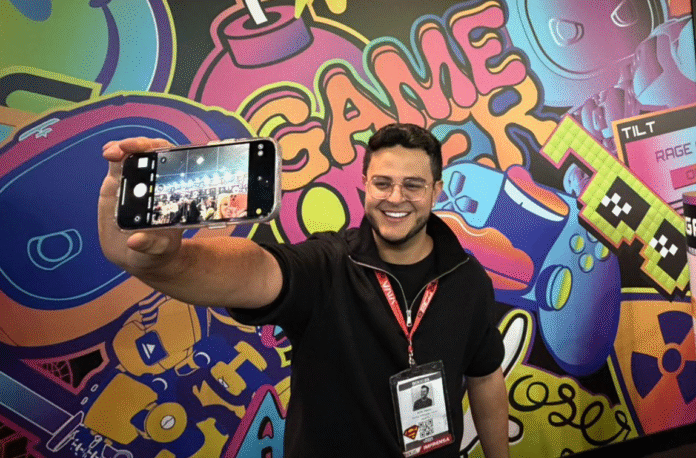 Youtuber Eldo Gomes na Brasil Game Show em São Paulo