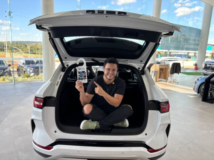 BYD Brasília - do Grupo Água Branca - com o influenciador de carros em Brasília Eldo Gomes @EldoGomes