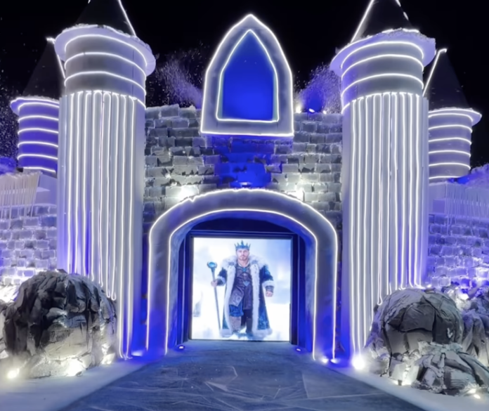 O belíssimo castelo de gelo do Rancho do Maia de Natal é um atrativo a parte
