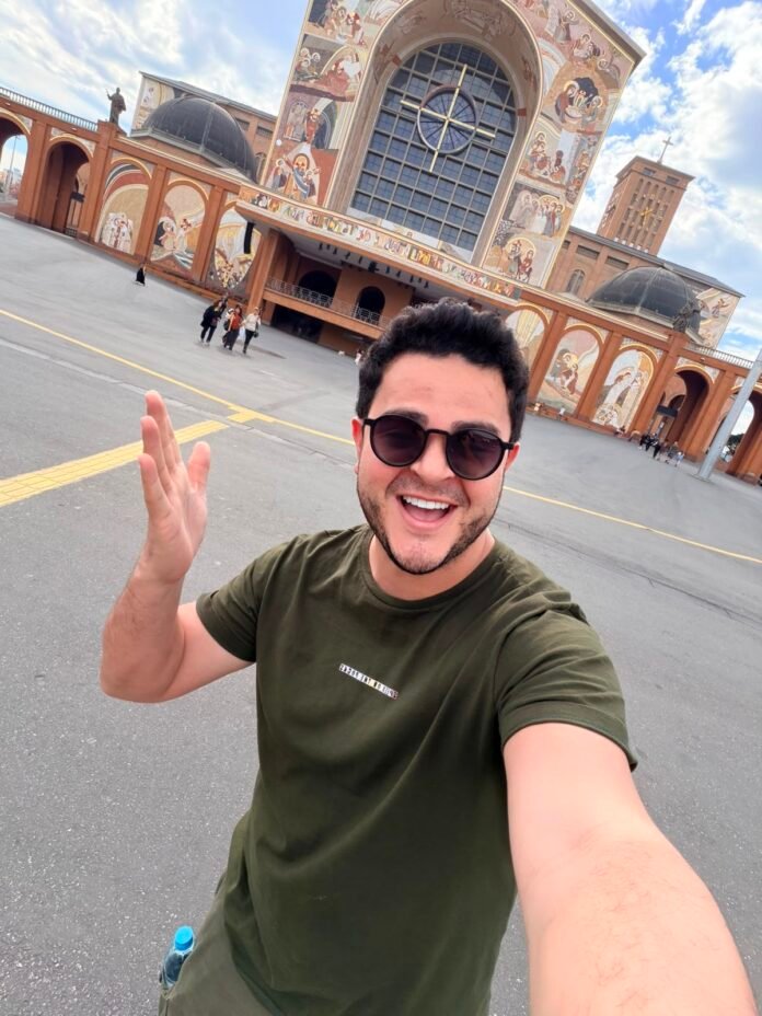 Influenciador de viagens, Influenciadores de viagens, Influencer de viagens, Influencers de viagens, Creator de viagens, Travel Creator Brasil, Travel Influencer Brasil, YouTuber de viagens, Canal de viagens, Vlog de viagem, Shorts de viagem, Turismo no Brasil, Turismo brasileiro, Aparecida SP, Aparecida do Norte, Santuário Nacional de Aparecida, Basílica de Nossa Senhora Aparecida, Turismo religioso, Turismo em São Paulo, O que fazer em Aparecida, Roteiro em Aparecida, Dicas de viagem, Viagem pelo Brasil, Destinos turísticos, Turismo de experiência, Turismo cultural, Turismo em família, Hospedagem em Aparecida, Gastronomia em Aparecida, Bondinho de Aparecida, Passarela da Fé, Memorial da Devoção, Destinos de fé, Viagem de carro, Road Trip Brasil, Creator de Turismo, Conteúdo de viagens, YouTube Brasil, Eldo Gomes, #ViagensDoEldo.