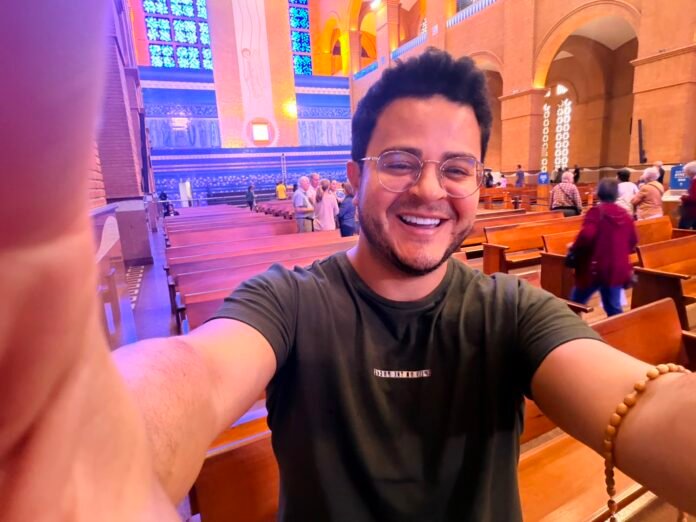 YouTuber Eldo Gomes, Eldo Gomes, YouTube Shorts, Aparecida SP, Santuário Nacional de Aparecida, turismo religioso, Nossa Senhora Aparecida, #ViagensDoEldo, viagem para Aparecida, turismo em São Paulo, o que fazer em Aparecida, Basílica de Aparecida, vídeos de viagem, criador de conteúdo, influencer de viagens, turismo brasileiro, turismo de fé, destinos religiosos, YouTube Brasil, Aparecida do Norte.