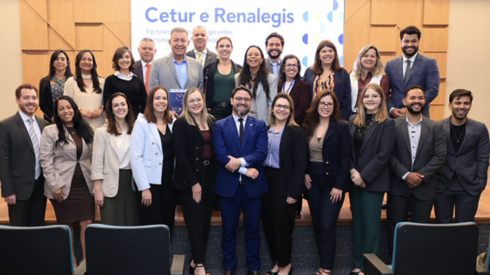 CNC, Cetur, Renalegis, Sistema Comércio, turismo brasileiro, turismo nacional, Fecomércio, políticas públicas, agenda legislativa, turismo nos Estados, Programa Vai Turismo, Agenda dos Presidenciáveis 2026, reforma tributária, Simples Nacional, comércio, serviços, inteligência artificial, plataformas digitais, Agenda Conectar, isonomia concorrencial, Alexandre Sampaio, Nara de Deus, Aline Lopes, Gilberto Alvarenga, Brasília