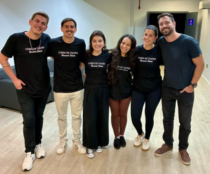 Curso de teatro em Brasília com inscrições abertas com Bernardo Felinto
