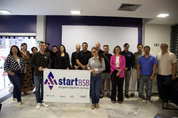 Start BSB, FAPDF, startups DF, incubação de startups, pré-aceleração, inovação no DF, empreendedorismo, Instituto MultipliCIDADES, startups Brasília, RIDE, ecossistema de inovação, aceleração de startups, programa de inovação, negócios inovadores, tecnologia, empreendedorismo tecnológico, startups brasileiras, Distrito Federal, incubadora de empresas, inovação aberta, desenvolvimento econômico, empresas de tecnologia, investimentos em startups, editais FAPDF, inovação Brasília