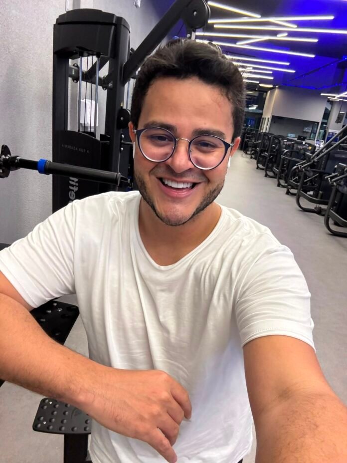 Eldo Gomes @EldoGomes - um dos maiores influenciadores fitness de Brasilia - Eldo Saudável, Eldo Gomes, saúde, bem-estar, alimentação saudável, treino, musculação, natação, qualidade de vida, influenciador de Brasília, estilo de vida saudável, rotina fitness, hábitos saudáveis, alimentação equilibrada, saúde no DF, fitness Brasília, wellness, vida saudável, saúde e bem-estar, portal Eldo Gomes.