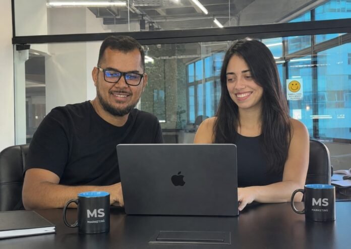 Casal cria estratégia digital para empresas venderem mais